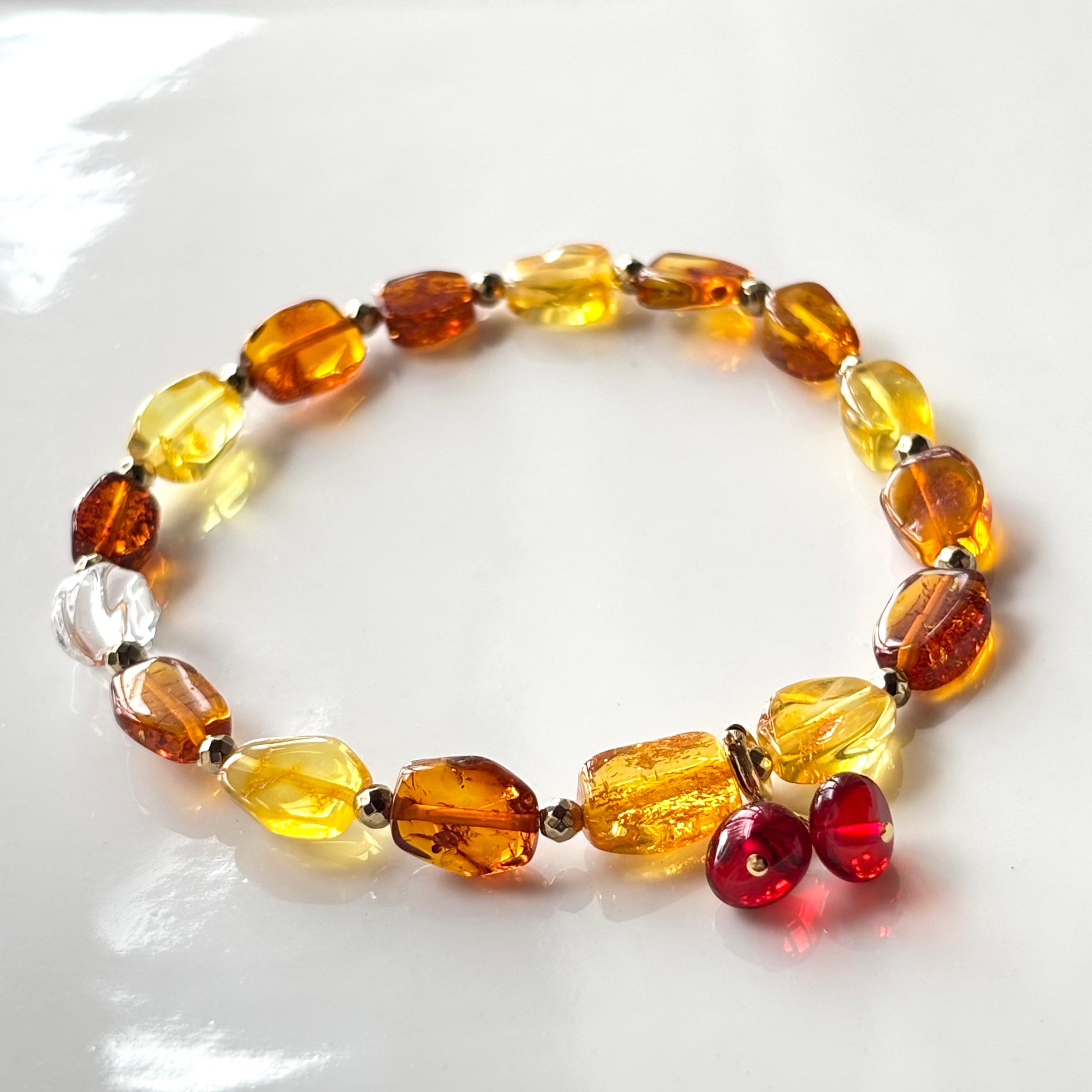 琥珀のブレスレット1枚目の画像