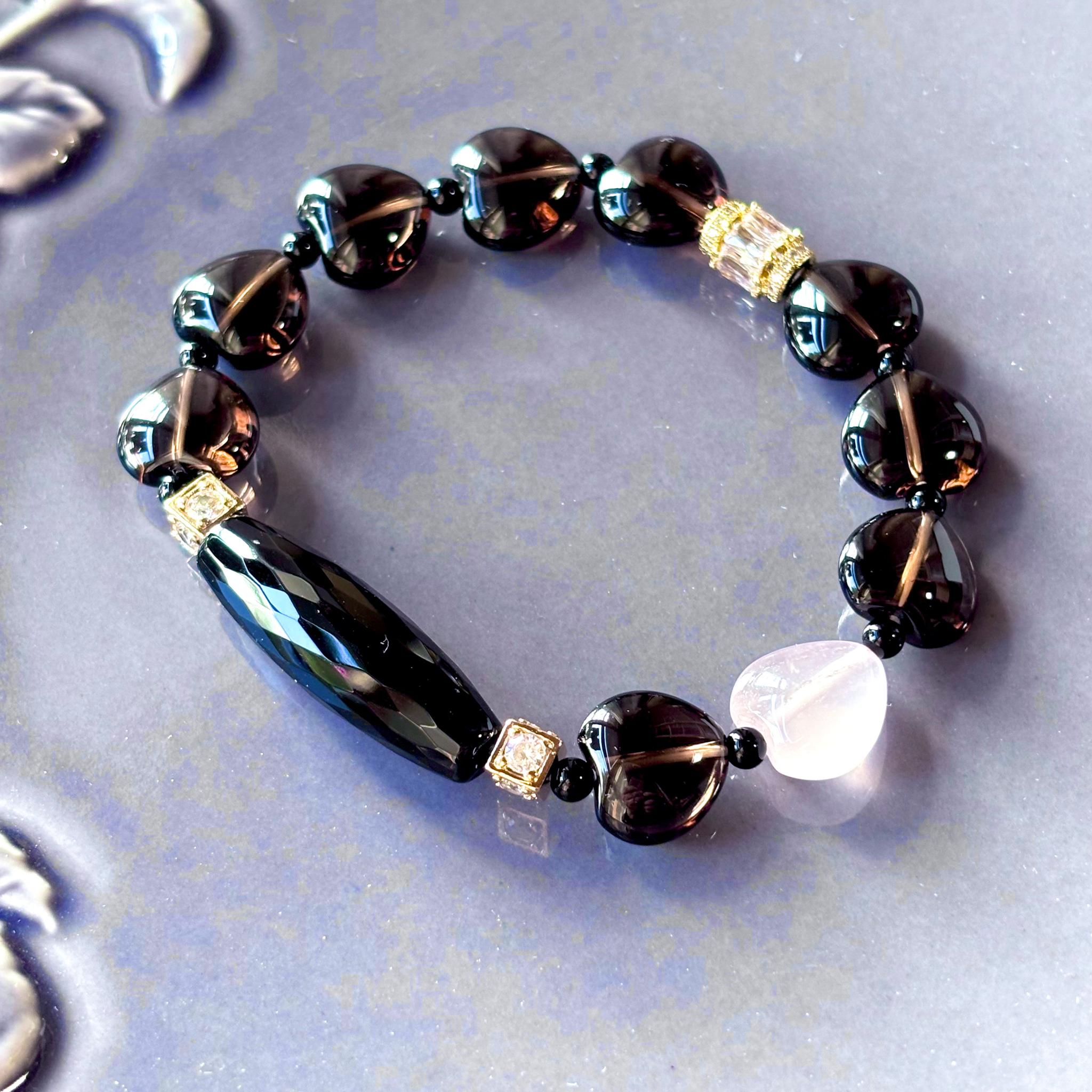 オニキスとスモーキークォーツのハートブレスレット