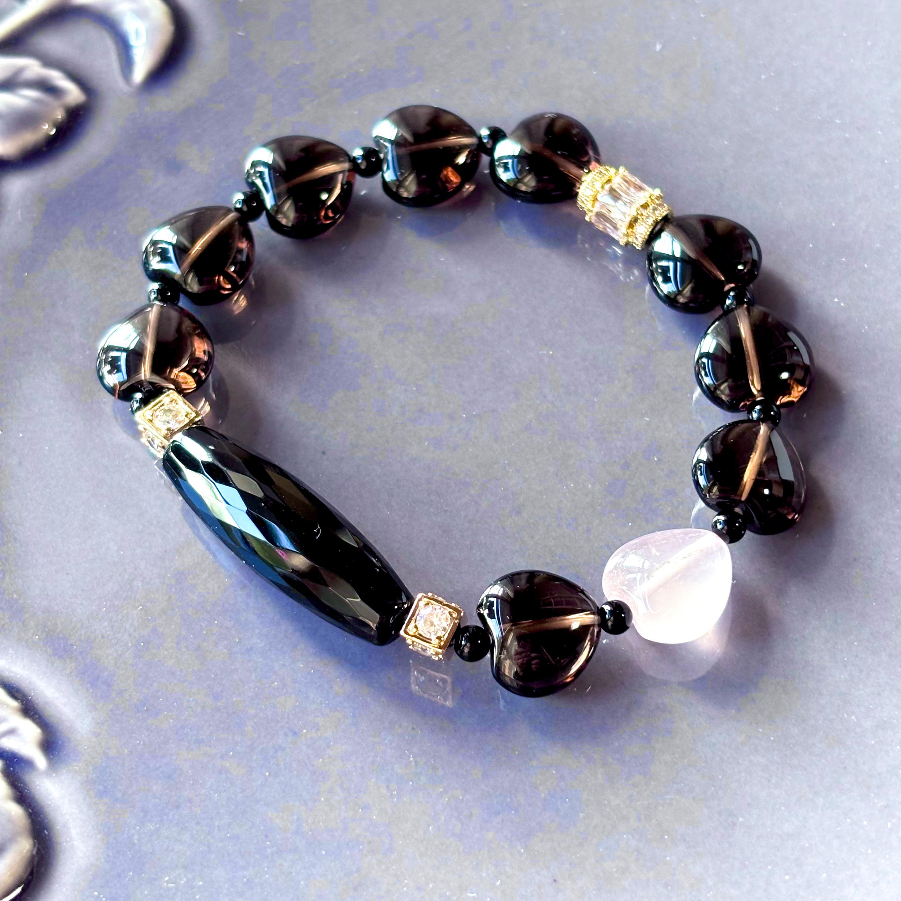 オニキスとスモーキークォーツのハートブレスレット