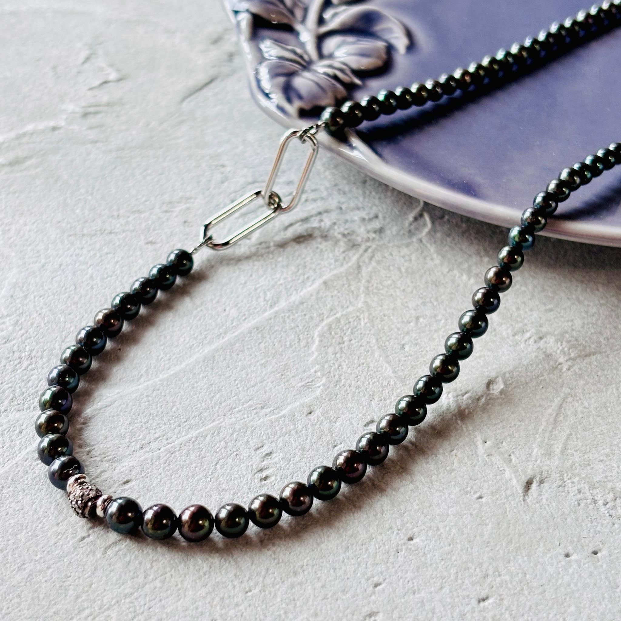 パヴェダイヤモンドとブラックパールのネックレス/SV9251枚目の画像