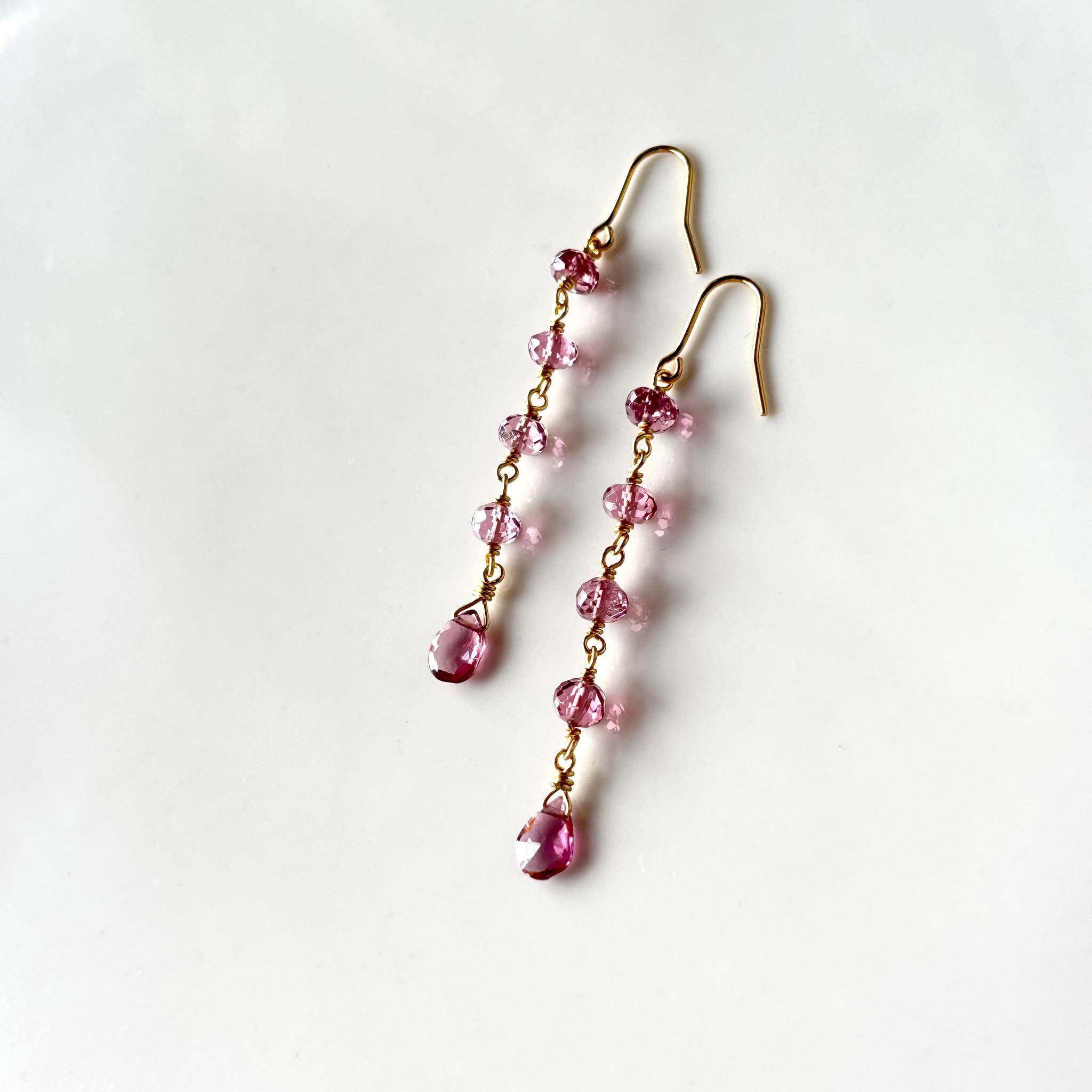 マラヤガーネットのセミロングピアス/14kgf1枚目の画像