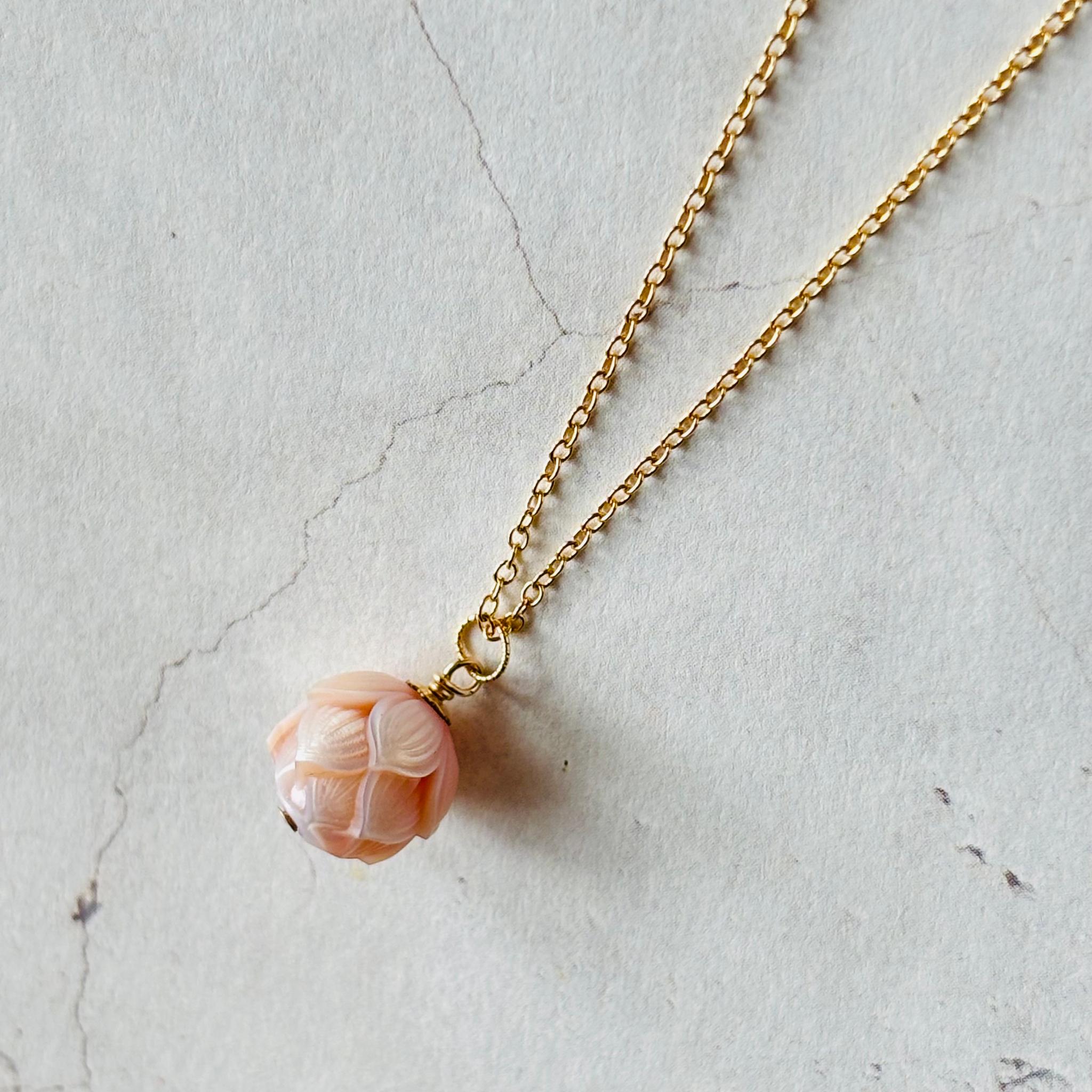 レアなカービングパールの一粒ネックレス/14Kgf スライドアジャスター付き1枚目の画像